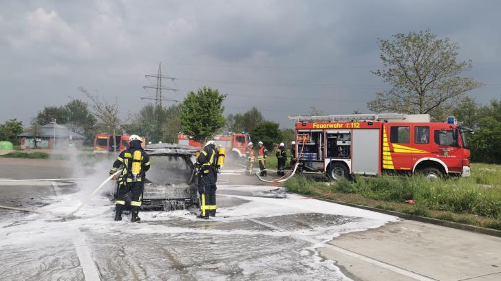 Anfang Mai ist ein BMW auf dem Rastplatz Heseper Moor an der A31 komplett ausgebrannt.