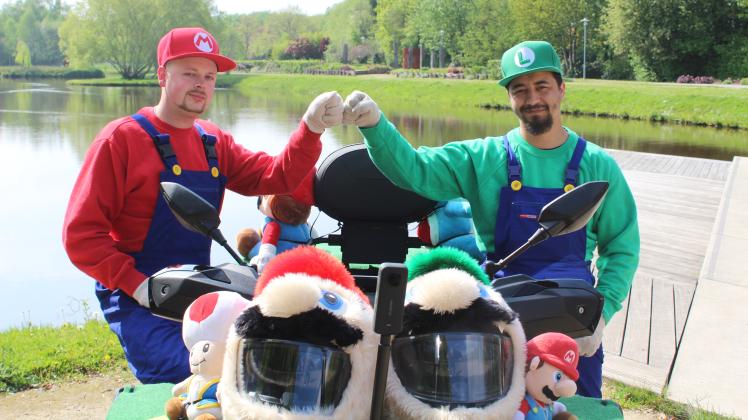 Auf dem Quad durch Papenburg: Aus den Osterhasen werden Mario und Luigi 