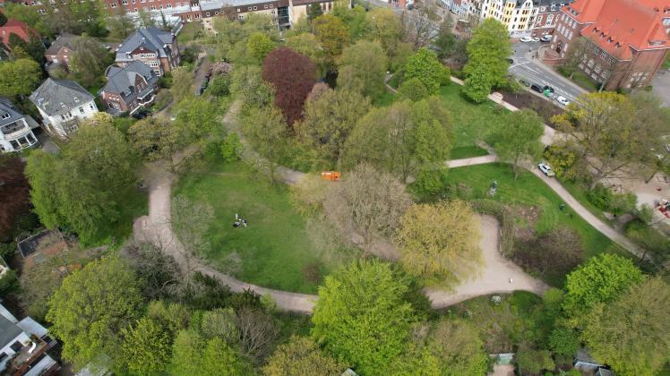 Weniger Schlamm, neue Bänke Stadtpark in Flensburg saniert