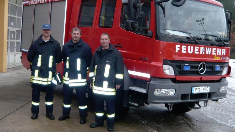 Bei der Freiwilligen Feuerwehr Glöwen sind die größten Fahrzeuge  der Gemeinde Plattenburg stationiert.