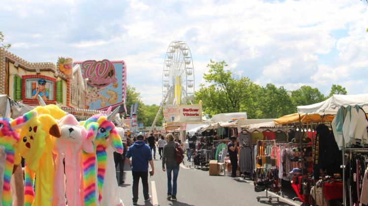 In Papenburg ist der Maimarkt gestartet