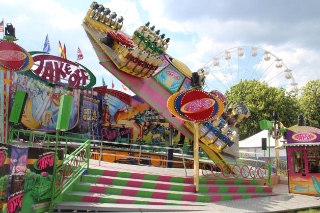 In Papenburg ist der Maimarkt gestartet