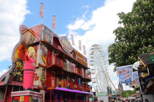In Papenburg ist der Maimarkt gestartet