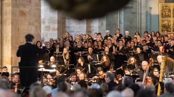 #TheaterOS 7. Sinfoniekonzert: War Requiem im Dom Osnabrück. Foto: Michael Gründel