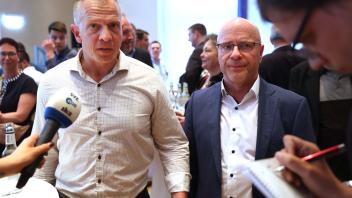 Martin Kindl und Horst Bauer müssen zusammen in die Stichwahl am 4. Juni.