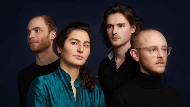 Jazzmusikerin mit Band