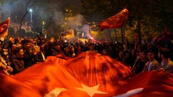 Nach Wahl in der Türkei – Reaktionen in Istanbul