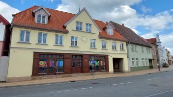 Die Räume in der Langestraße 60/62 in Bützow sind bereits angemietet und werden für das Café Kama eingerichtet.