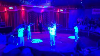 Zirkusshow Grundschule West Hula Hoop