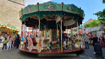 Karussell am Dom auf der Maiwoche Osnabrück 2023, 19.5.2023