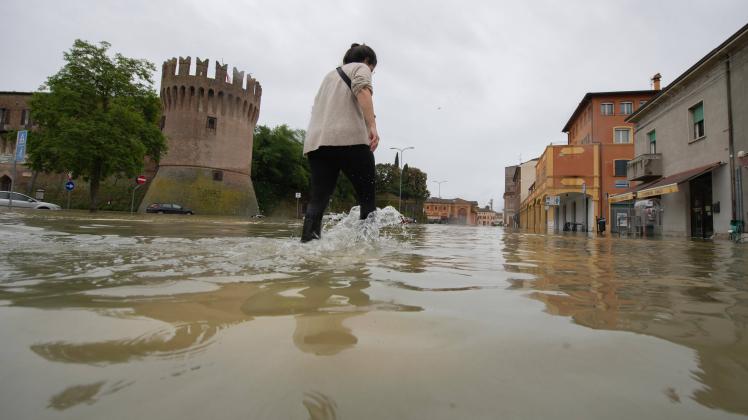 News - Alluvione (flood) a Lugo di Romagna Lugo di Romagna durante l alluvione (Lugo di Romagna during the flood) during