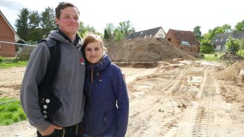 Wenn alles nach Plan läuft, steht Ende des Jahres statt einer Baustelle das fertige Haus von Tobias Wittwer und Laura Schoepke.