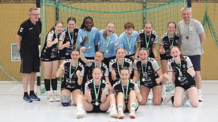 Die C-Juniorinnen des SV Grün-Weiß Schwerin konnten sich beim Cup der Landesmeister über einen zweiten Platz freuen. 