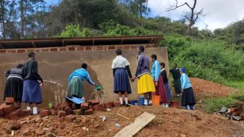 Dank der Unterstützung aus Wittenburg konne die Usangi-Mädchenschule einen neuen Sanitärbereich bauen