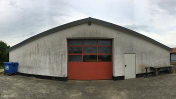 Das derzeitige Gerätehaus der Freiwilligen Feuerwehr Krembz wurde in den 1950er Jahren als Übergangslösung gebaut.