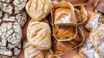 Different kind of bread and pastries Diverses sortes de pains et de patisseries Reporters / QUINET JEANxMARCxQUINET