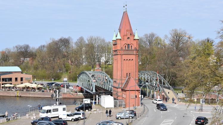 Hubbrücke lübeck
