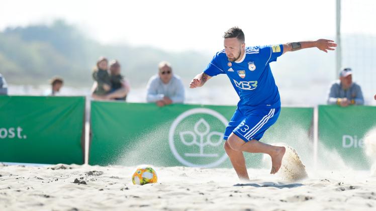 Christoph Lüth,  1. FC Versandkostenfrei - Deutsche Beachsoccer Liga 2019Foto: Georg Scharnweber