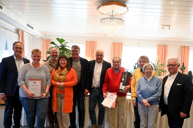 Bilder ausleihen in der Elmshorner Stadtbücherei