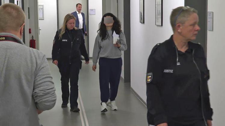 Rostock: Ex-Pflegeheimbetreiberin erneut vor Gericht - Ani S. wegen besonders schweren Betrugs angeklagt