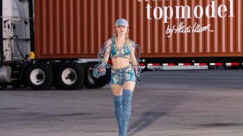 Titel: Germany’s Next Topmodel - by Heidi Klum;Staffel: 18;Folge: 15;Person: Katherine;Copyright: ProSieben/Sven Doornkaat;Fotograf: Sven Doornkaat;Bildredakteur: Susanne Karl-Metzger, Annika Deckert;Dateiname: 2695239.jpg;Rechtehinweis: Germany’s Next Topmodel - by Heidi Klum(c) ProSieben/Sven DoornkaatDieses Bild darf bis eine Woche nach Ausstrahlung honorarfrei fuer redaktionelle Zwecke und nur im Rahmen der Programmankuendigung verwendet werden. Spaetere Veroeffentlichungen sind nur nach Ruecksprache und ausdruecklicher Genehmigung der Seven.One Entertainment Group GmbH moeglich. Nicht fuer EPG! Verwendung nur mit vollstaendigem Copyrightvermerk. Das Foto darf nicht veraendert, bearbeitet und nur im Ganzen verwendet werden. Nicht für Titel. Es darf nicht archiviert werden. Es darf nicht an Dritte weitergeleitet werden. Aneinanderreihung/Zusammenlegung/Kopplung von Bildern zum Zweck der Erstellung von Slide-Shows o.ä. nicht gestattet; Verbindung/Einfügen/Anfügen von Werbung nicht gestattet. Bei Fragen: foto@seven.one Voraussetzung fuer die Verwendung dieser Programmdaten ist die Zustimmung zu den Allgemeinen Geschaeftsbedingungen der Presselounges der Sender der Seven.One Entertainment Group GmbH.