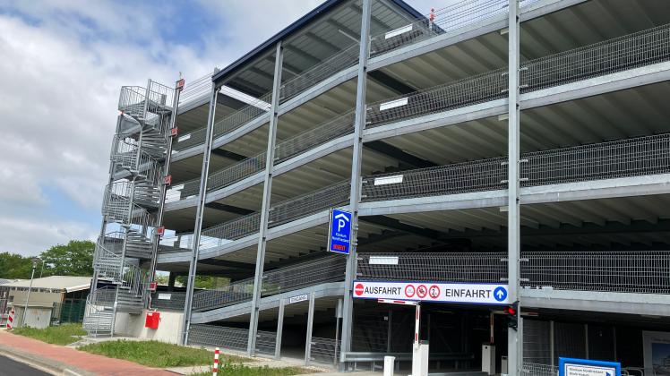Neu eröffnet: das Parkhaus des Klinikums Nordfriesland.