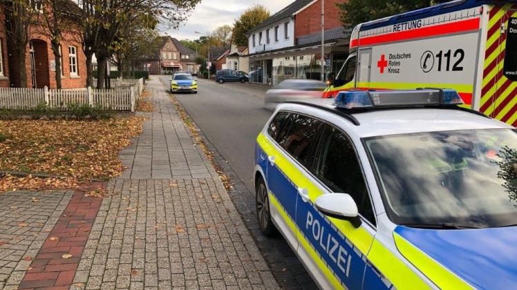 Vor der Polizeistation in Ihrhove lag die verletzte Frau nach den Schüssen.
