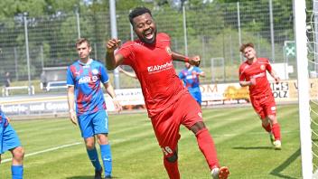 Nelson Mandela Mbouhom steuerte beim 6:1-Sieg des FC Mecklenburg Schwerin gegen Tasmania Berlin zwei Treffer bei. 