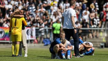 28.05.2023, xmkx, Fussball Frauen Flyeralarm 1. Bundesliga, Eintracht Frankfurt - SV Meppen v.l. Trauer SV Meppen nach A