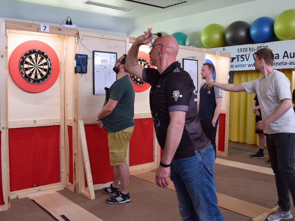 Erstes Darts-Turnier in Schacht-Audorf 104 Spieler machen mit SHZ