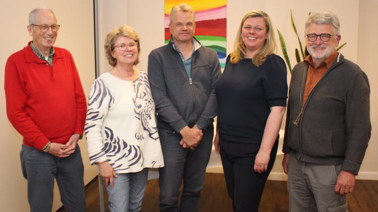 Quakenbrück, Ortsverband Artland von Bündnis 90/Die Grünen; neuer Vorstand, von links: Axel Schläger, Sabine van den Weghe, Guido Tiemeier, Annkathrin Korfhage, Klemens Schröder, nicht abgebildet: Frank Vortmann; Foto: Bündnis 90/Die Grünen