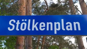 Für Anwohner eine ganz normale Straße, für den Landkreis eine Splittersiedlung: der Stölkenplan in Glöwen.