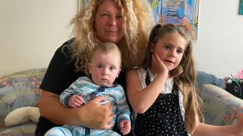 Aus Kiew nach Deutschland geflohen: Margarita Marycheva mit ihrem Sohn Nikita (l.) und Tochter Alexandra (r.)