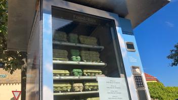 Neuer Eierautomat in Warin. Steht seit dem 30.05.2023 in der Schmiedestraße Ecke Lange Straße/B192