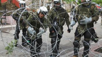 Nach Kosovo-Ausschreitungen: Nato schickt 700 weitere Soldaten