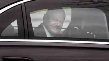 Bundeskanzler Scholz besucht Zentrale des Unternehmens ICM