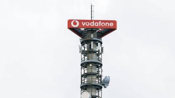 Symbolfoto: Funkmast der Mobilfunkgesellschaft Vodafone. Berlin, 24.05.2023 Berlin Deutschland *** Symbol photo radio ma