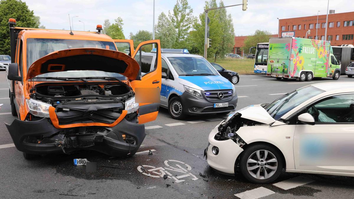 Unfall in Rostock mit zwei Verletzten und jeder Menge Sachschaden NNN