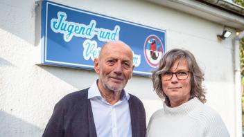 TSV Westerland: Der ehemalige und die neue Vorsitzende: Hans Wilhelm Hansen und Silke Mielck.
