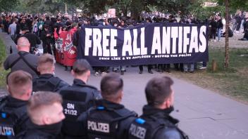 Nach Urteilsverkündung gegen Lina E. – Proteste in Leipzig