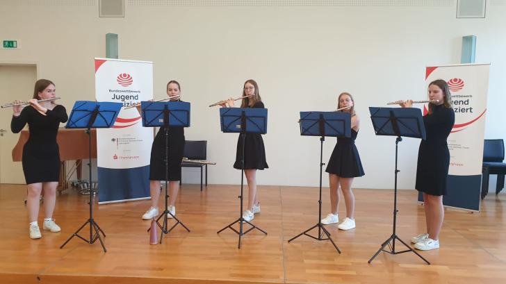 Das erfolgreiche Flötenquintett der Kreismusikschule Prignitz bei seinem Auftritt in Reichenbach.