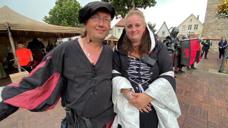 Die beiden Organisatoren des Mittelaltermarktes in Westerkappeln.