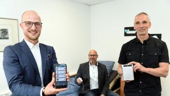 KI im Pflegesektor und die Macher von „howRyou“. Von links: Frederik Denis (Geschäftsführer),Matthias Damerow (Mitbegründer) und Stefan Bistram (leitender Software-Entwickler).