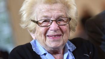 Sexualtherapeutin Ruth Westheimer wird 95
