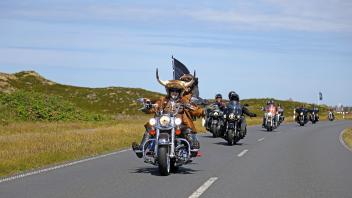Gehörnt unternahm dieser Rocker die Harley-Ausfahrt auf Sylt am Sonnabend.