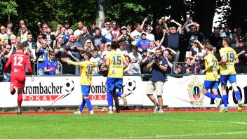 Foto Rolf Tobis-Jona FeltisAtlas Osnabrück1-0