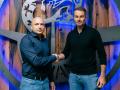 Hansas Vorstandsvorsitzender Robert Marien ((l.) begrüßt den neuen Sportdirektor Kristian Walter, der von Dynamo Dresden kommt, wo er seit 2012 gearbeitet hat.