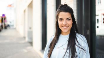 Kika-Moderatorin Clarissa Corrêa da Silvia, kurz „Clari“ kommt zur Kinderakademie im Ludwig-Windhorst-Haus nach Lingen.