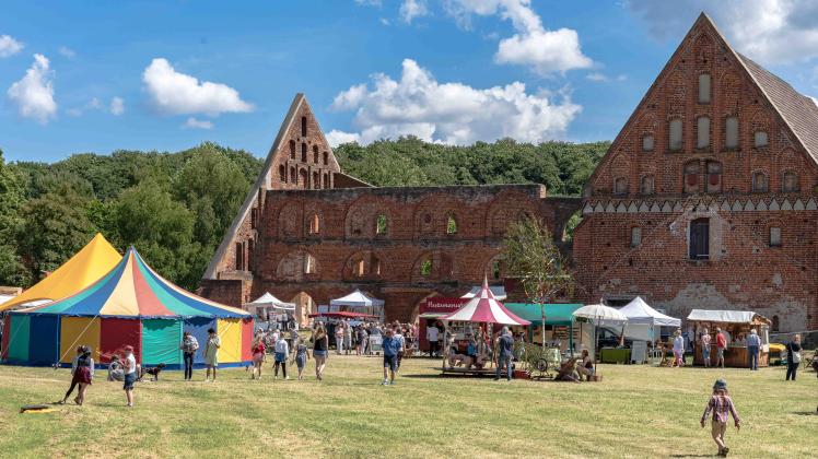 Auf dem Klostergelände findet am Wochenende der Klostermarkt statt.