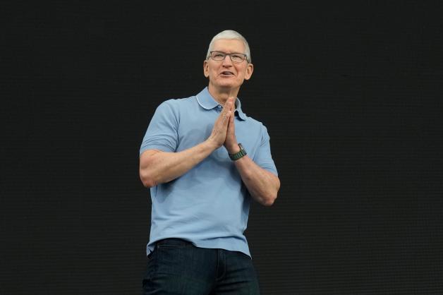 Tim Cook, CEO von Apple, spricht bei der Ankündigung seiner neuesten Produkte auf dem Apple-Campus bei der WWDC.